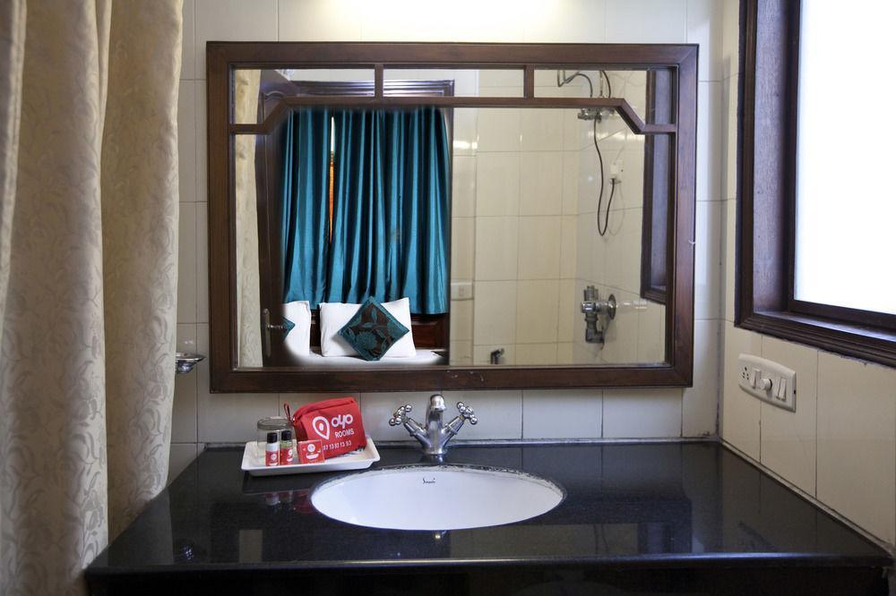Hotel Fabhotel Lord New Delhi
