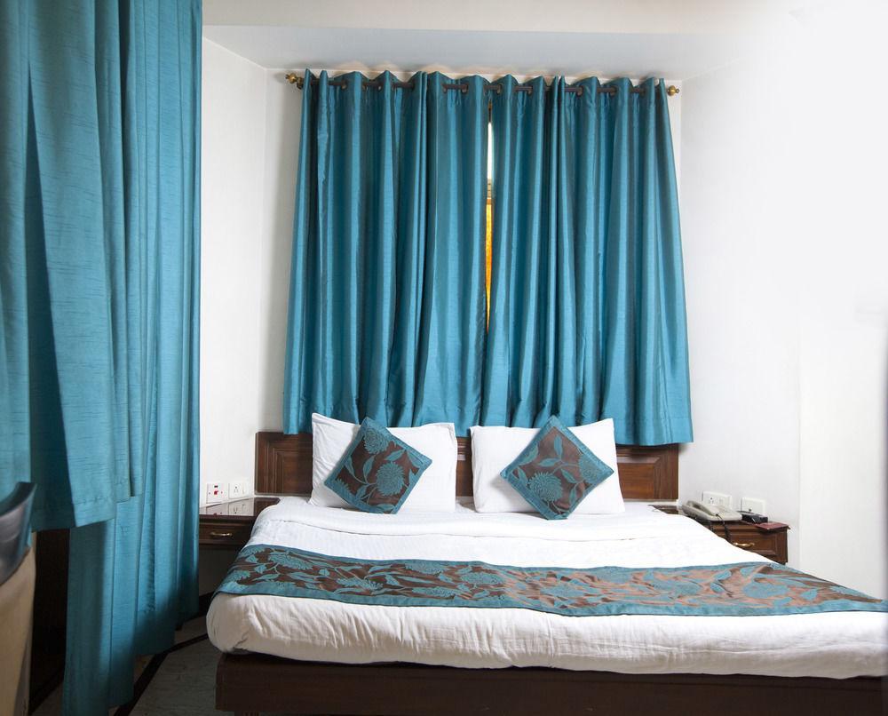 Hotel Fabhotel Lord New Delhi