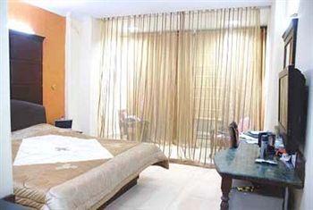 Hotel Raunak International