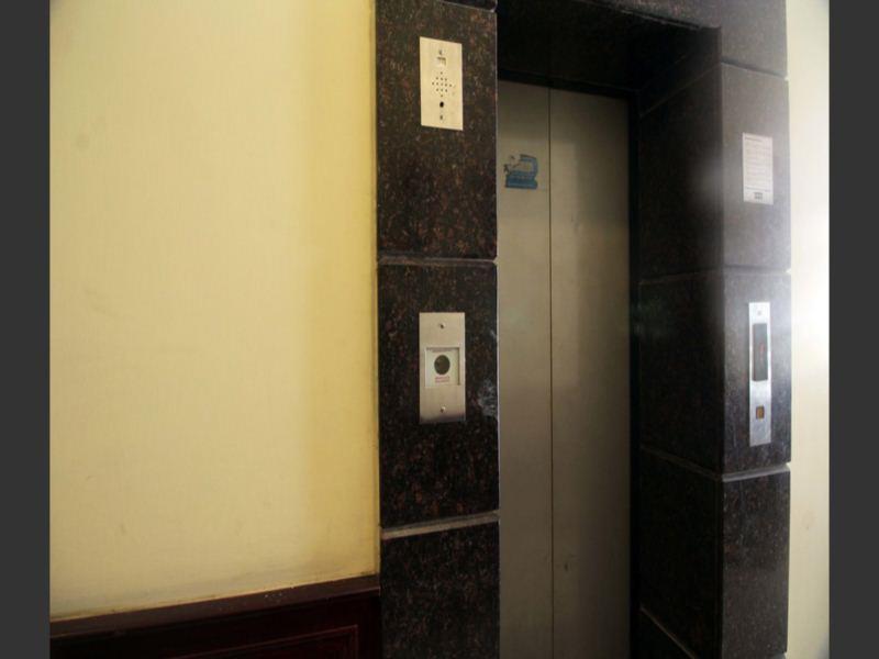 Hotel Raunak International