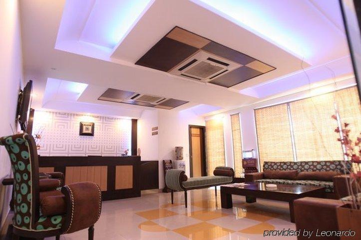 Hotel Clark Heights New Delhi