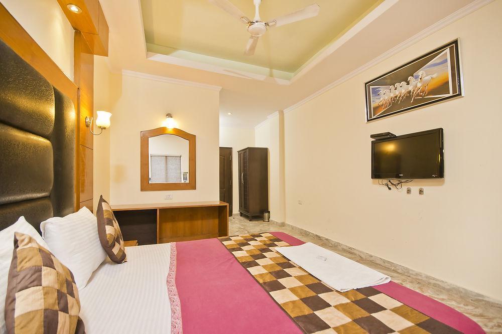 Castle Blue Near Igi Airport