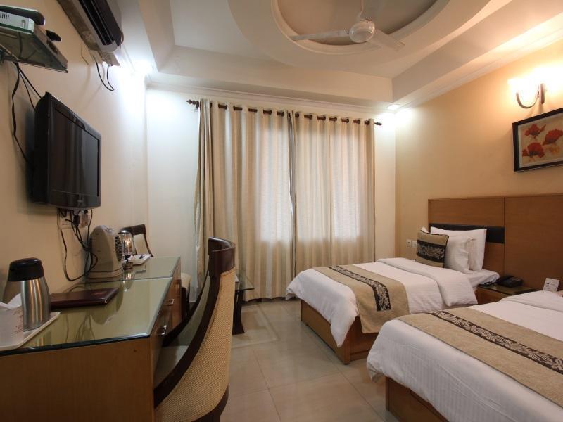 Fabhotel Cosy Palace Nova Deli