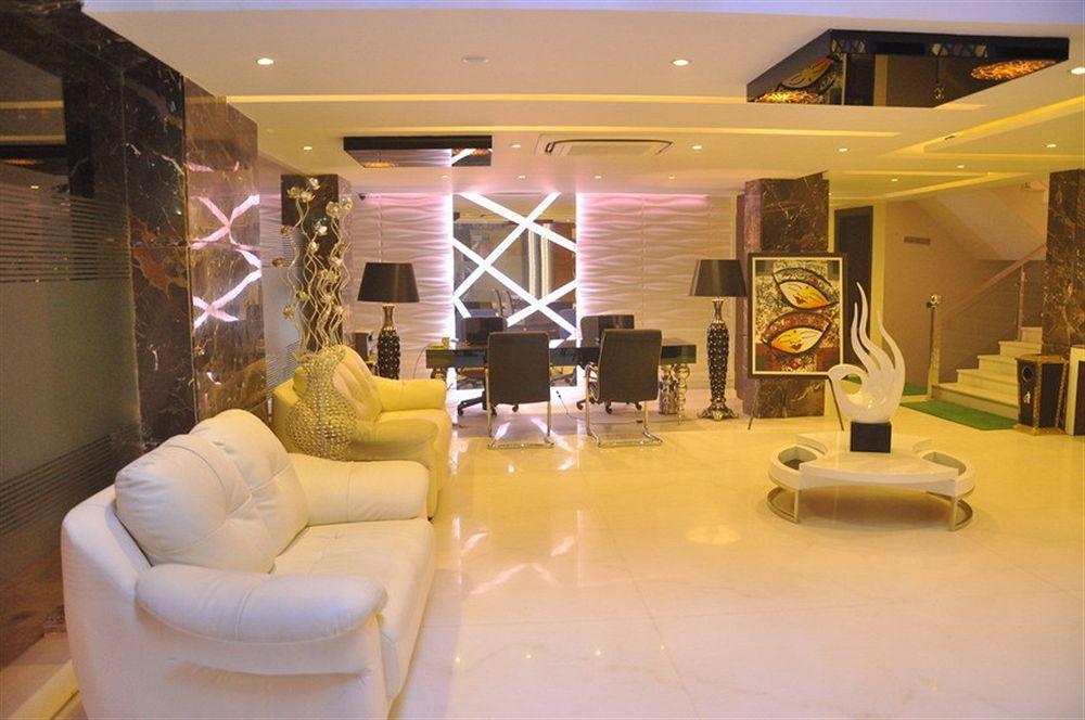 Staybook Hotel Uppal International 4* Nova Deli
