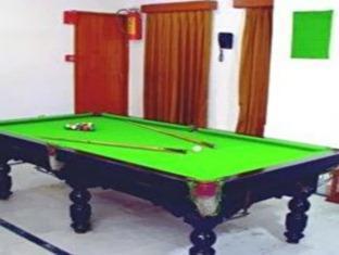 Fabexpress Welcome Palace Near Railway Station 3*