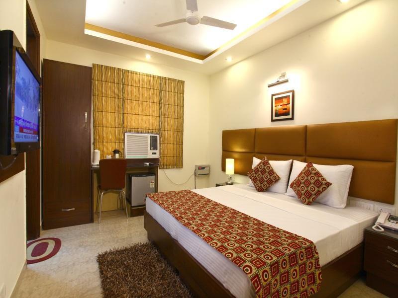 S & B East - Patel Nagar 3* New Delhi