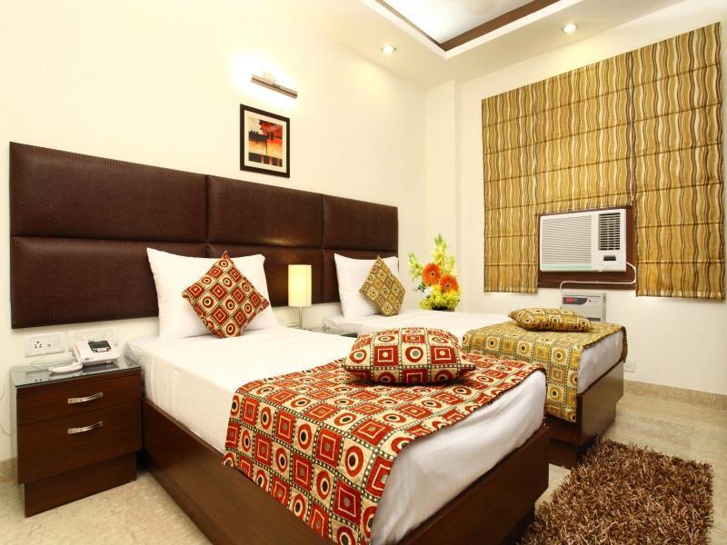 S & B East - Patel Nagar Hotel