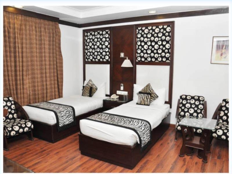 Capital O 2741 Corporate Point Hotel 3*