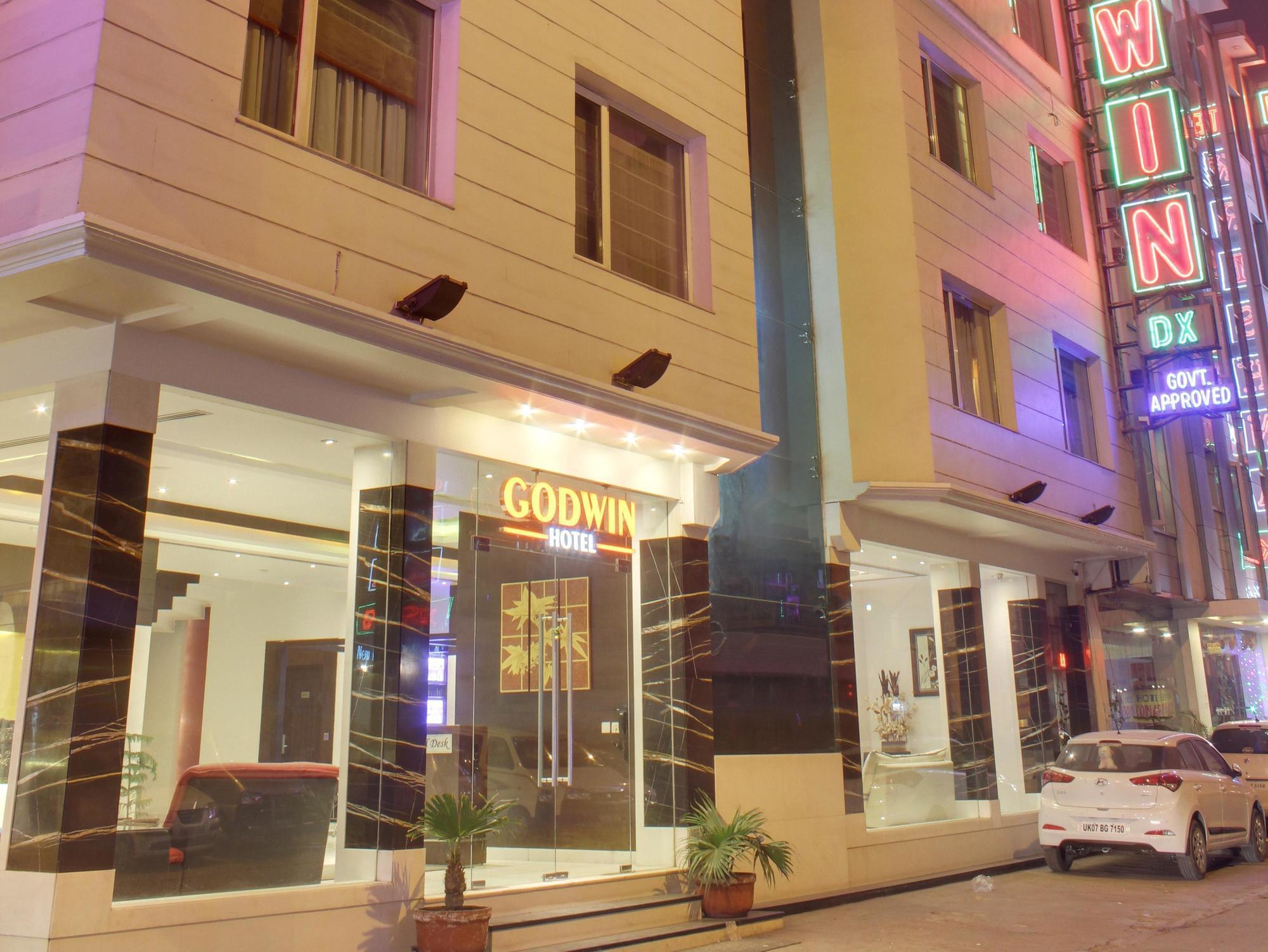 Hotel Godwin Deluxe -Free Airport Pickup -Traveller'S Choice Award Winner 2025 Hotel