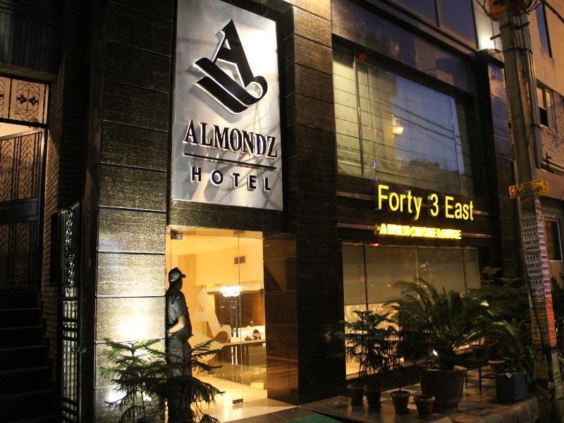 Almondz 3*