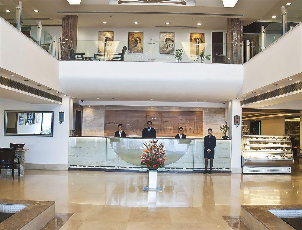 Taurus Sarovar Portico 4*