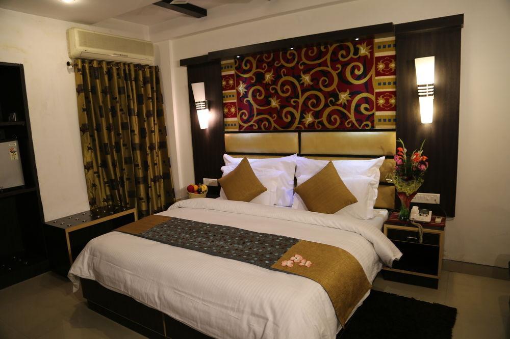 Sri Nanak Continental Hotel 3*