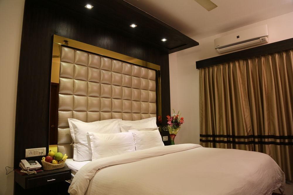 Sri Nanak Continental Hotel 3*