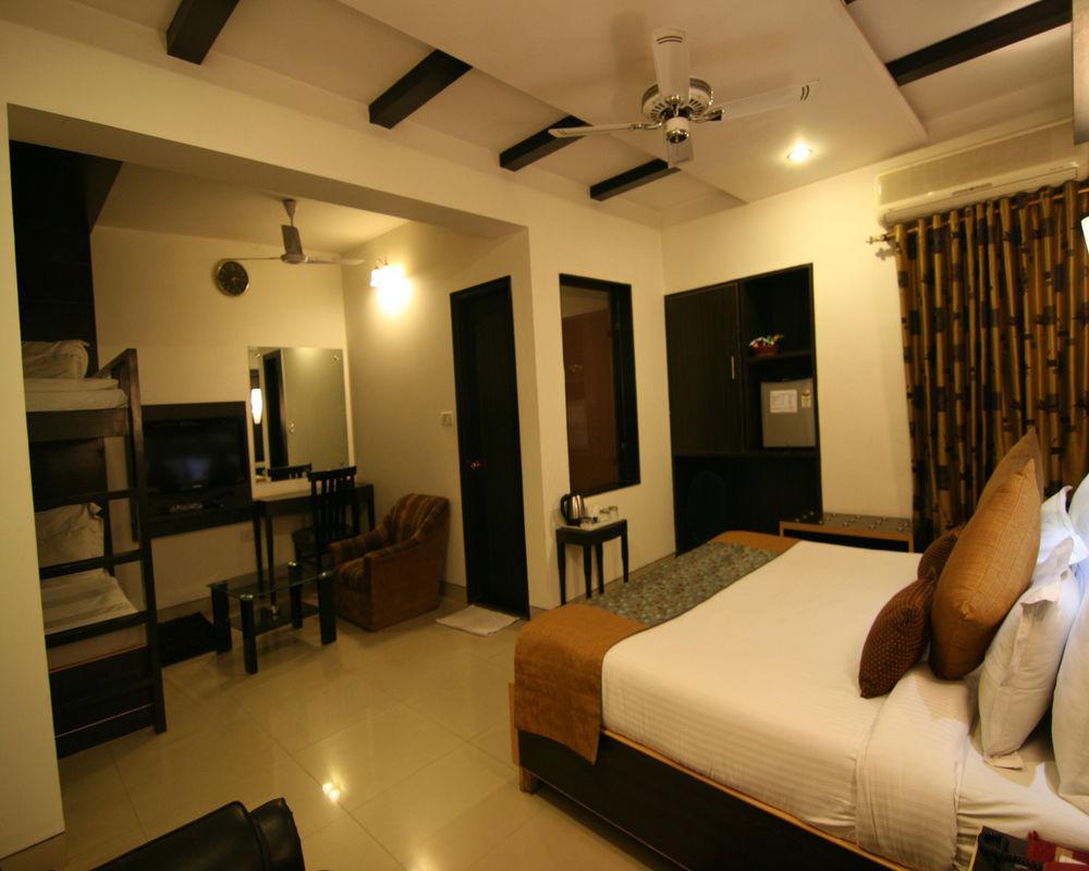 Sri Nanak Continental Hotel 3*