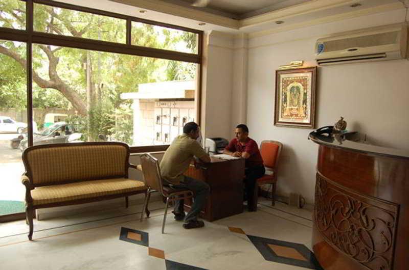 Ambica Palace 3*