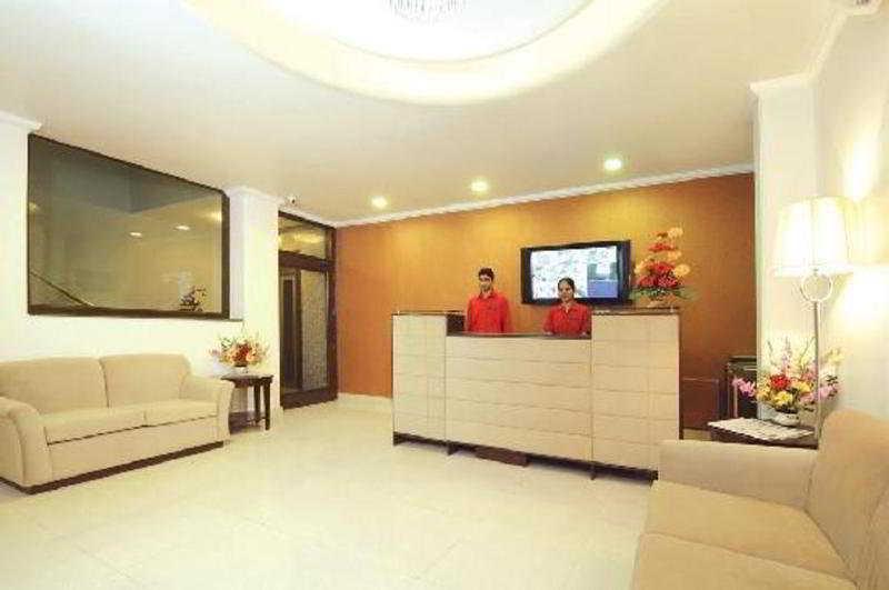Clarks Kailash Colony