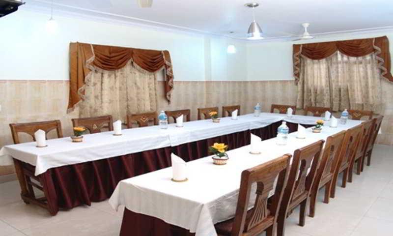The C Park Karol Bagh Homely Atmosphere Hotel 3*