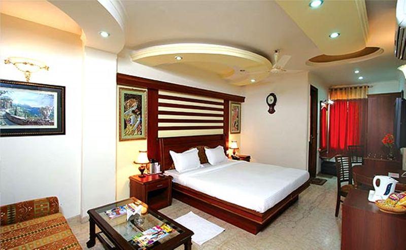 Hotel Tjs Grand 3*