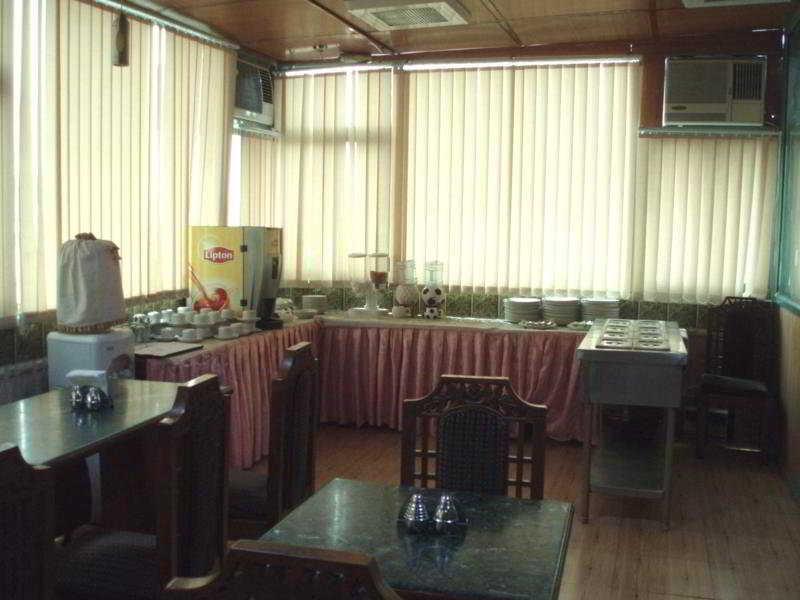 Hotel Raunak International