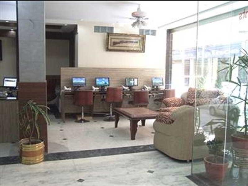 Delhi Heights 3*
