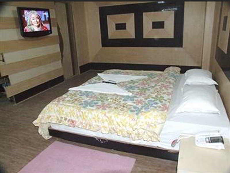 Hotel Delhi Heights New Delhi