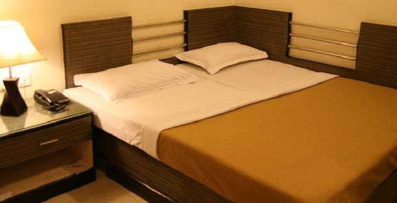 Rupam Hotel 3*