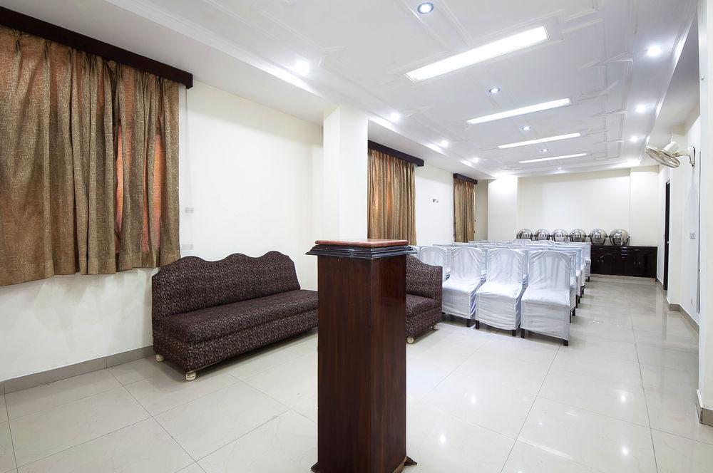 Fabhotel Darbar 3*
