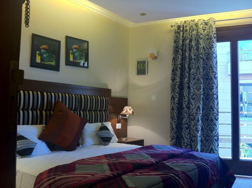 Oyo Metro Tower Near Ambience Mall 3*