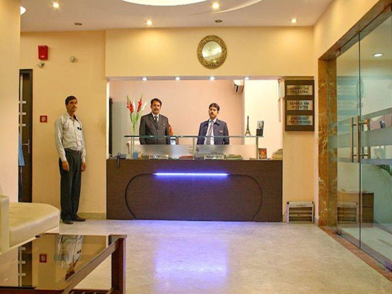 Hotel Apra Inn 3*