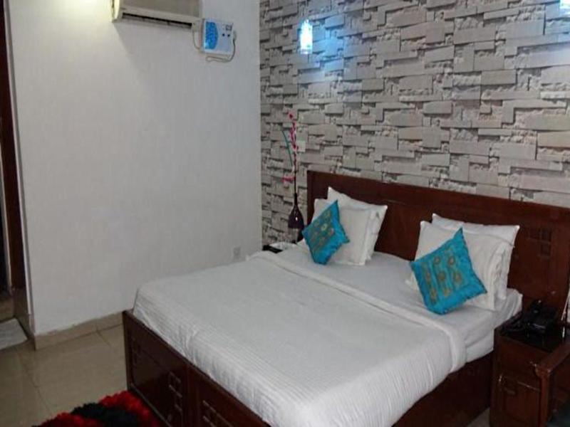 Oyo Flagship F Five Hotel New Delhi