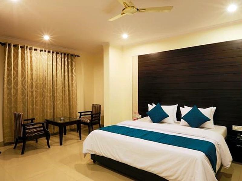 Chanakya Hotel
