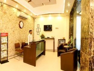 Fabexpress Lloyd House Hotel 3*
