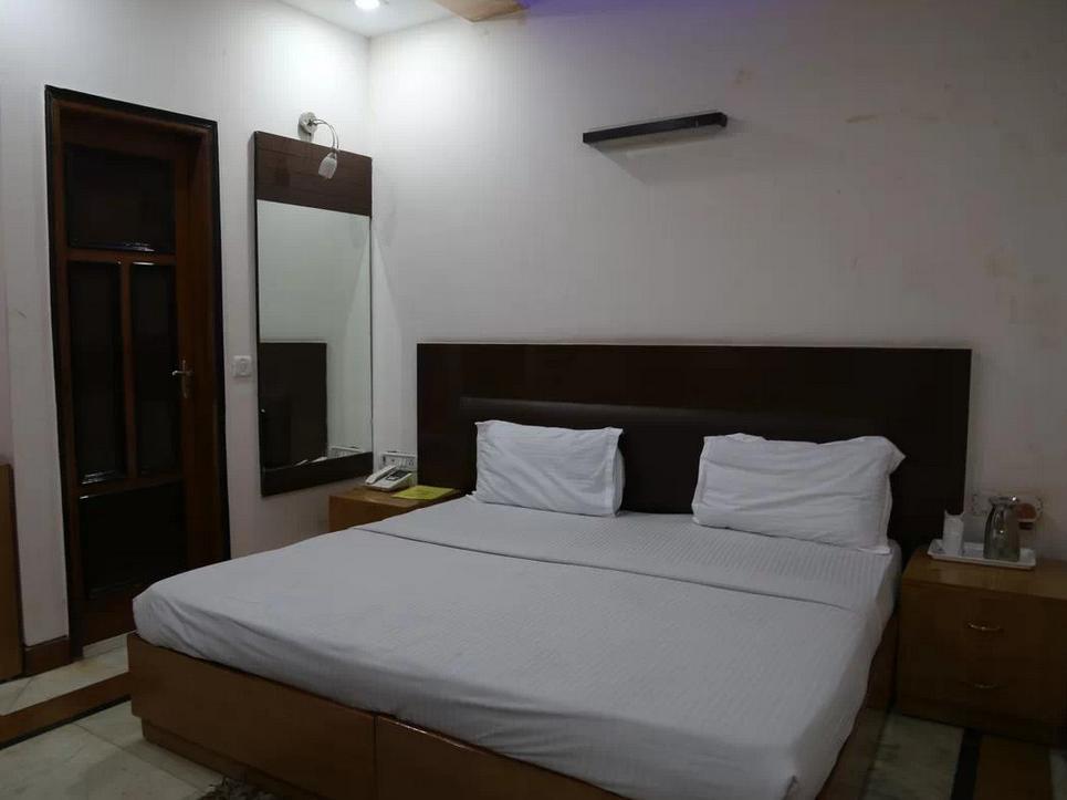 Fabhotel Nagpal Palace Patel Nagar Hotel