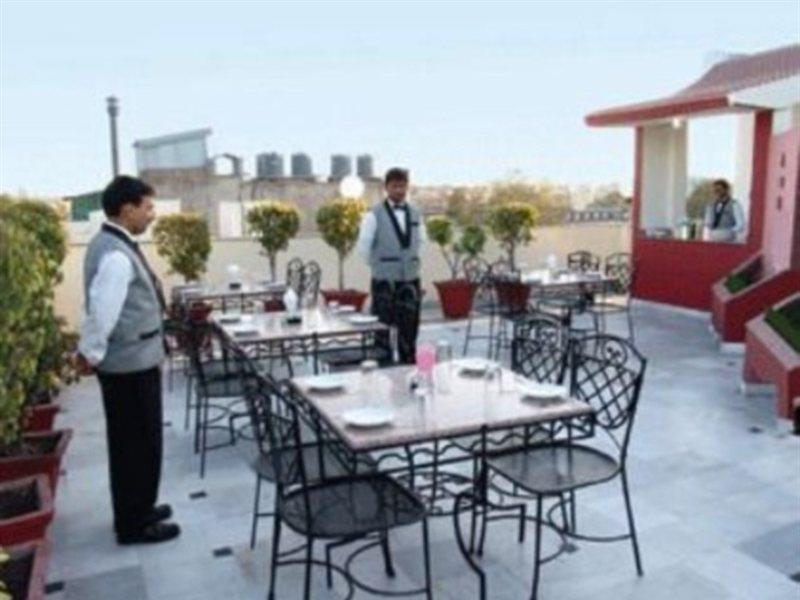 Hotel The Suncourt Yatri Delhi (National Capital Territory of India)