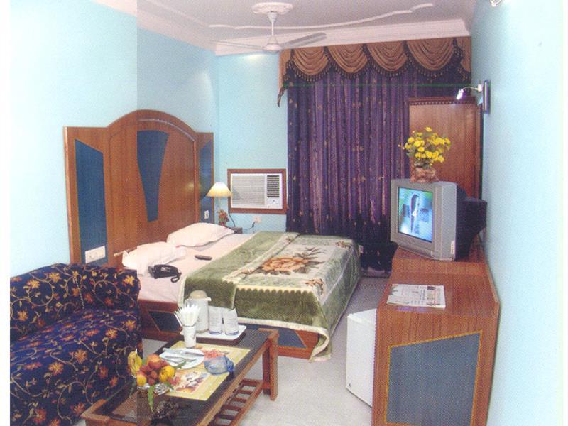 Fabhotel Ashu Palace Karol Bagh