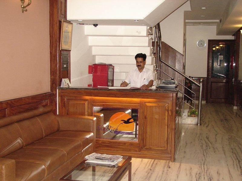 Hotel Sky Rich International - 05 Mins From Karol Bagh Metro Station 4*