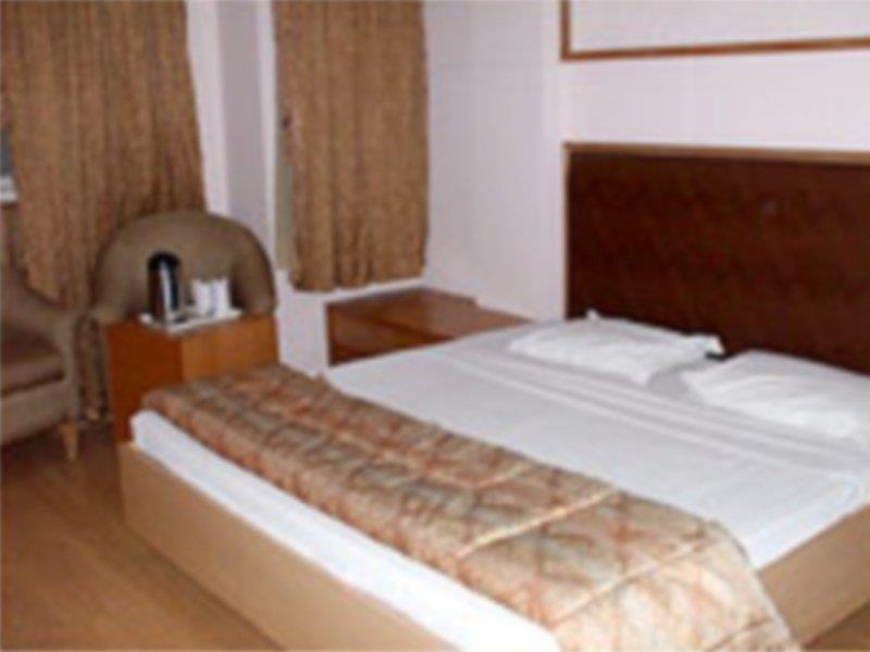 Hotel The Crest