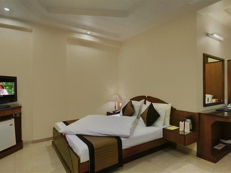 Hotel Grand Godwin - Complimentary Airport Pickup -near Ndls Railway Stn Nova Deli