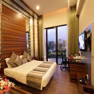 Hotel Oodles 4*
