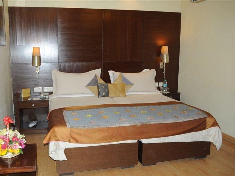 Hotel The Orion - Greater Kailash 4*