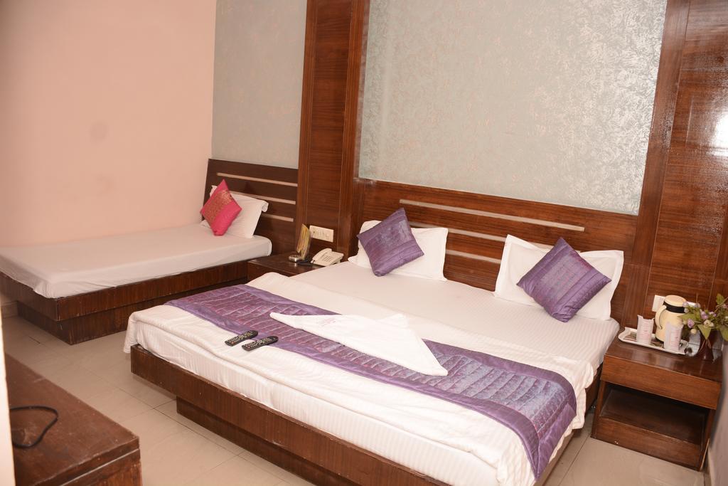 Guest house Gush International