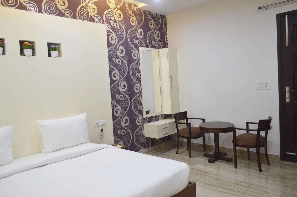 Hotel When In Gurgaon - Service Apartments, Near Medanta Medicity 3*