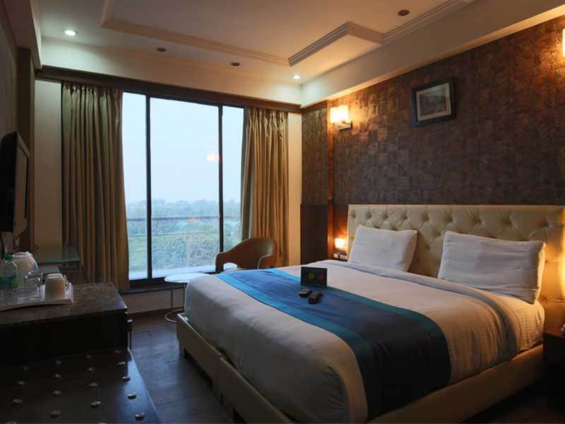 Hotel Signature Grand New Delhi