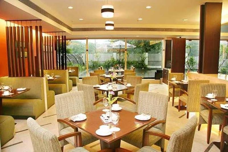 Hotel Muse Sarovar Portico Nehru Place 4*