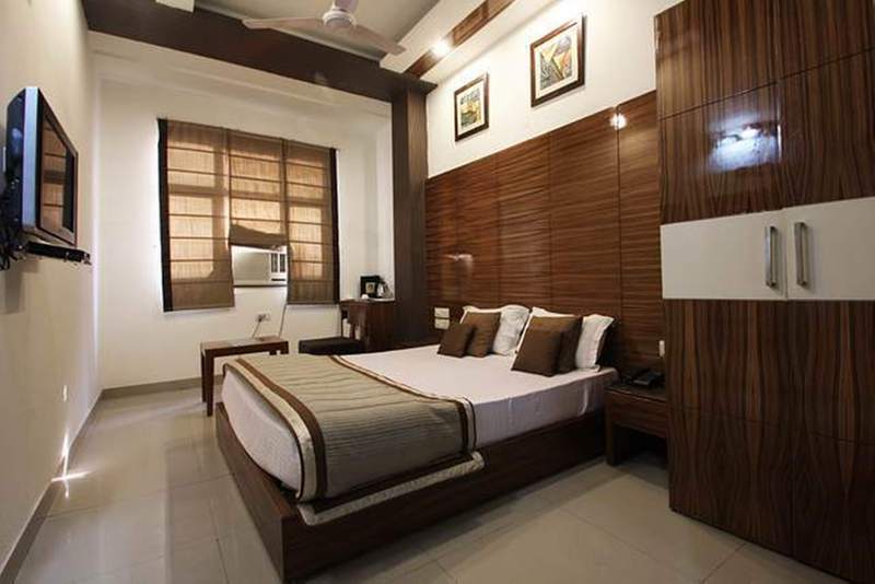 Chanchal Continental # Near To New Delhi Station # Family Hotel # Customer'S Choice Hotel # Tourist Places Nearby - Red Fort, Jama Masjid, India Gate New Delhi