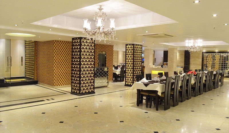 Hotel Emperor Palms 3*