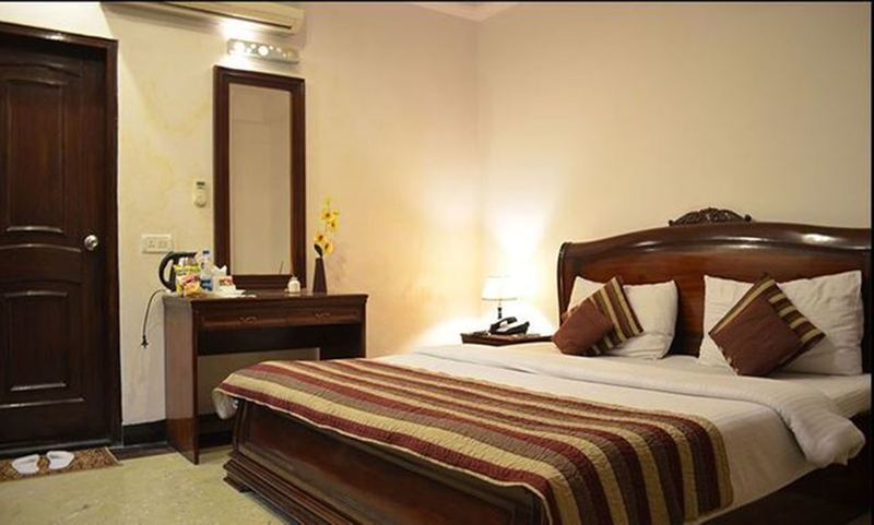 Hotel Emperor Palms