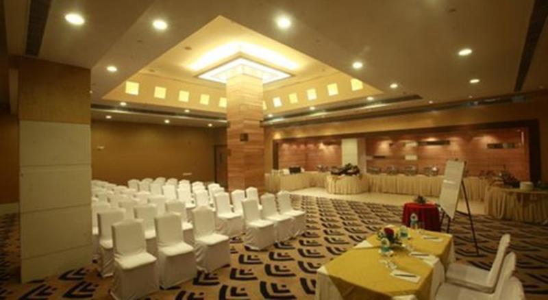 Hotel Tulip West Delhi 3*