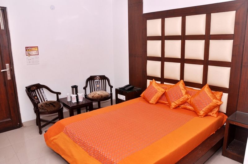 Hotel Oyo 7781 Sai International 3*