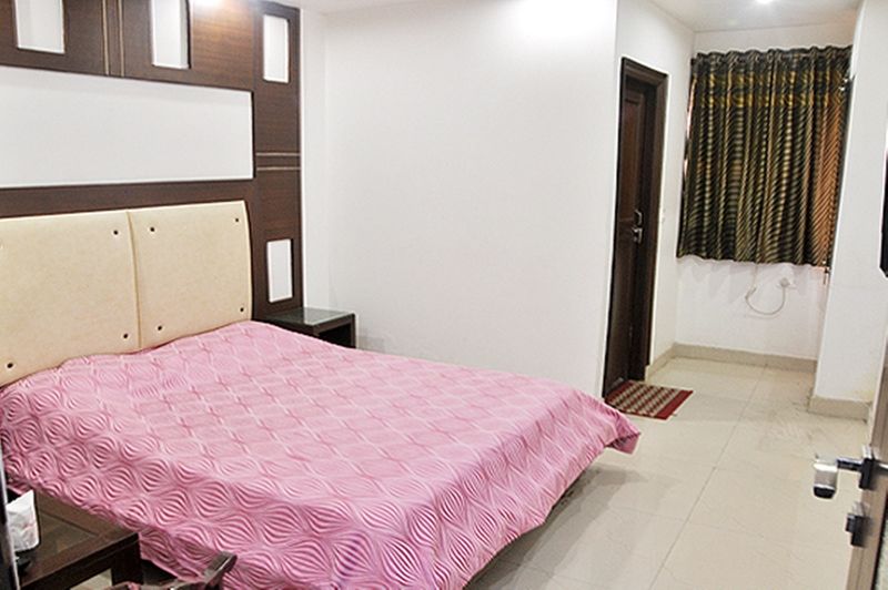 Hotel Oyo 7781 Sai International